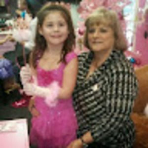 Meet your Posher, Dana